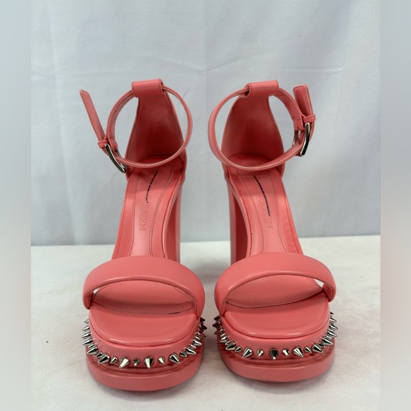 ALEXANDER MCQUEEN
Studded Block Heel Leather Sandals - Picture 2 of 10